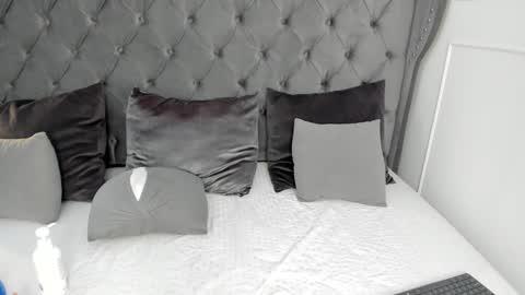 Snapshot of _vix555_ chatting on 01-03-25, 03:33 Vix online show from 01-03-25, 03:33