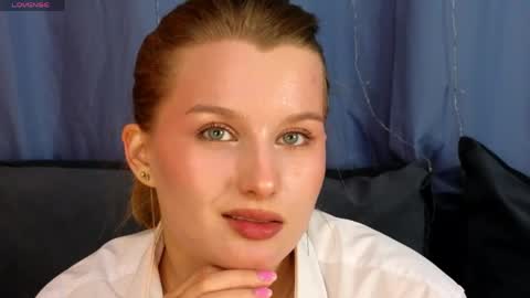 _watchmesmile_ online show from 04-26-26, 03:48