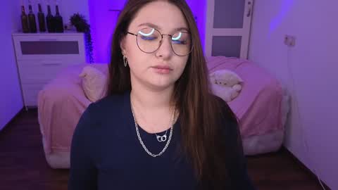 Wendy online show from 12-23-24, 01:24