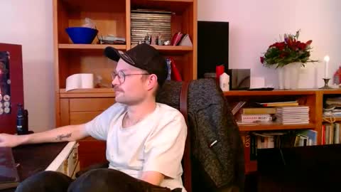 Snapshot of _whoisthatguy_ chatting on 01-16-26, 05:06 _whoisthatguy_ online show from 01-16-26, 05:06