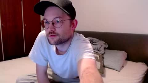 Snapshot of _whoisthatguy_ chatting on 02-01-26, 12:48 _whoisthatguy_ online show from 02-01-26, 12:48