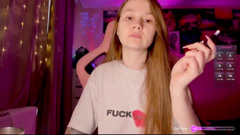 Snapshot of _witch__ chatting on 01-21-25, 09:24 Enni online show from 01-21-25, 09:24