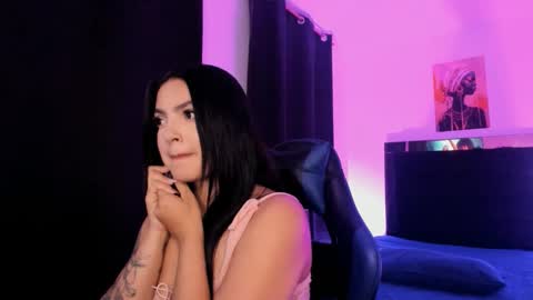 Snapshot of _xiimena chatting on 12-23-25, 02:53 xiimena and danilo online show from 12-23-25, 02:53