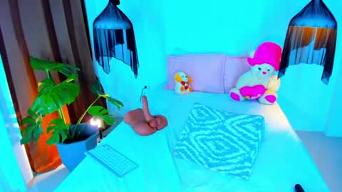 Xynara online show from 06-17-26, 11:27