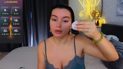 Snapshot of _your_sweetdream chatting on 01-11-25, 08:22 Jasmine online show from 01-11-25, 08:22
