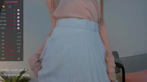 Snapshot of _your_tessa chatting on 02-11-25, 12:27 Tessa - online show from 02-11-25, 12:27