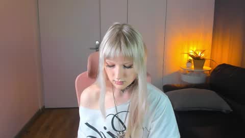 Emy online show from 04-04-26, 07:22