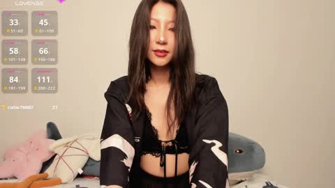 Mia online show from 03-25-26, 02:39