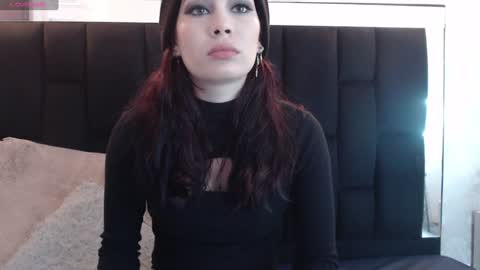 Yuyi online show from 02-02-25, 11:19