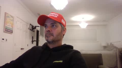 Snapshot of _zeus____ chatting on 01-08-25, 01:32 Zeus online show from 01-08-25, 01:32