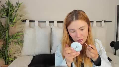 Zoe  online show from 06-16-26, 12:30
