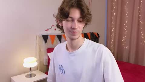 Snapshot of a11ice chatting on 10-25-25, 12:23 Denis online show from 10-25-25, 12:23