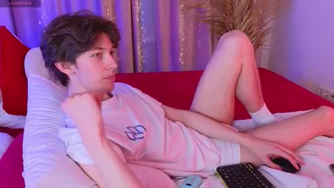 Snapshot of a11ice chatting on 11-30-25, 01:15 Denis online show from 11-30-25, 01:15