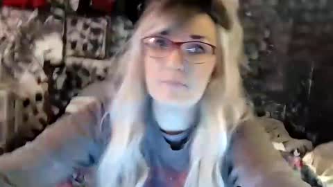 Snapshot of a6909 chatting on 01-12-25, 05:22 Bree Anna online show from 01-12-25, 05:22
