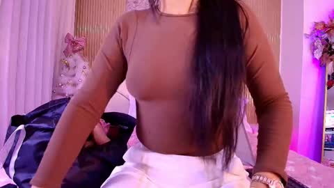 Aisha online show from 11-22-25, 12:04