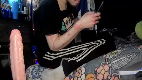 Snapshot of a_twinkie chatting on 11-18-25, 01:44 Chris online show from 11-18-25, 01:44