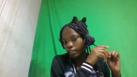 aadienne online show from 05-12-26, 09:56