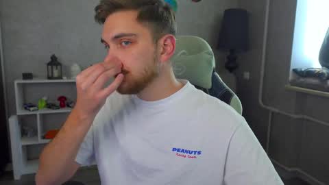 Alex online show from 03-10-25, 05:22