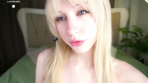 Snapshot of aameow chatting on 01-05-26, 05:27 Amy online show from 01-05-26, 05:27