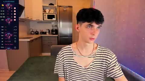 Snapshot of aaron_bang chatting on 09-22-25, 12:23 Aaron Bang online show from 09-22-25, 12:23