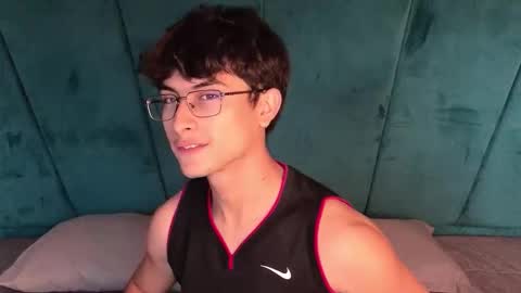 Aaron Ezequiel online show from 02-04-26, 09:20