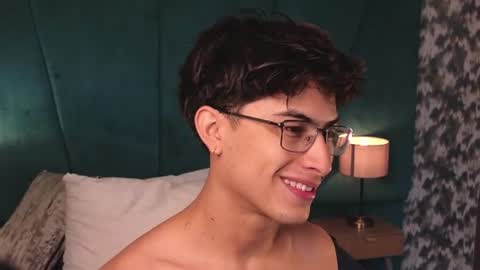 Aaron Ezequiel online show from 06-20-26, 01:03