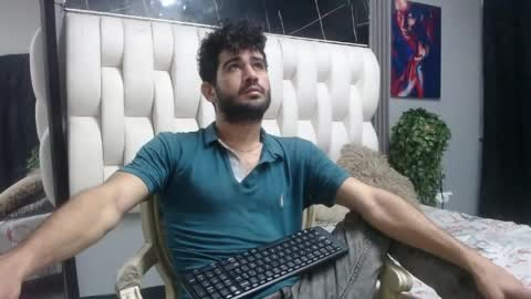 aaron_jones_1 online show from 05-15-26, 06:31