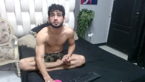 aaron_jones_1 online show from 05-24-26, 03:55
