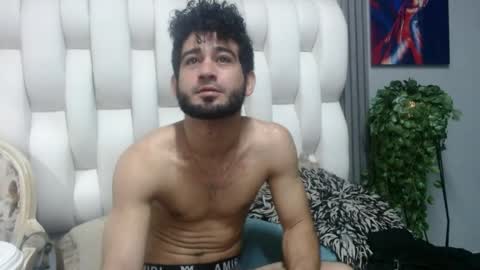aaron_jones_1 online show from 05-29-26, 07:39