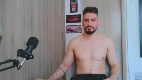 Aaron kwok online show from 01-18-26, 09:18