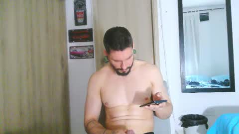 Aaron kwok online show from 03-01-26, 12:23