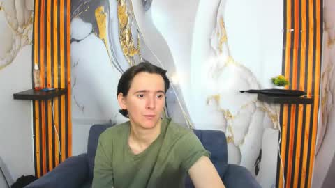 Aaron online show from 11-30-25, 07:51