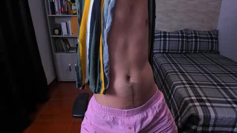 Snapshot of aaron_paul_ chatting on 11-13-25, 06:18 Aaron online show from 11-13-25, 06:18