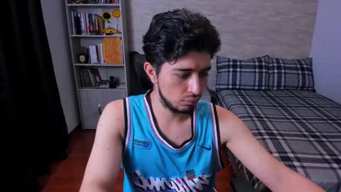 Snapshot of aaron_paul_ chatting on 11-28-25, 09:28 Aaron online show from 11-28-25, 09:28