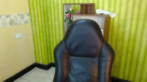 im NiallDun online show from 12-31-24, 06:59