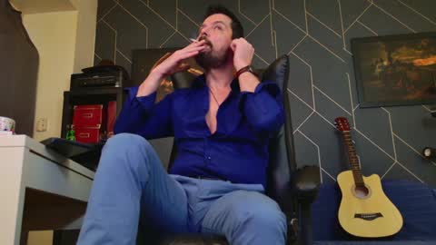 Snapshot of aaronbomer chatting on 01-19-25, 05:58 Aaron online show from 01-19-25, 05:58