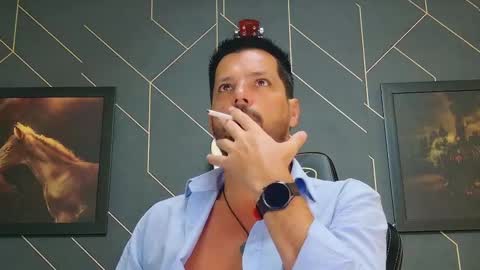 Snapshot of aaronbomer chatting on 03-10-25, 03:23 Aaron online show from 03-10-25, 03:23