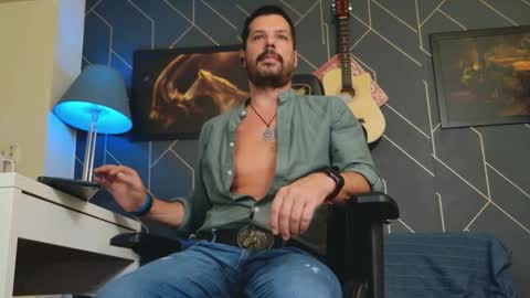 Snapshot of aaronbomer chatting on 09-11-25, 10:21 Aaron online show from 09-11-25, 10:21