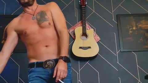 Snapshot of aaronbomer chatting on 09-17-25, 06:42 Aaron online show from 09-17-25, 06:42