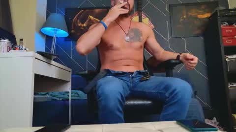 Snapshot of aaronbomer chatting on 09-27-25, 12:26 Aaron online show from 09-27-25, 12:26