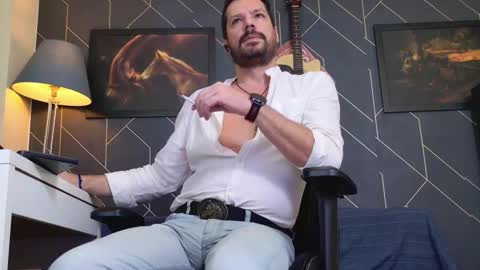 Snapshot of aaronbomer chatting on 11-15-25, 05:27 Aaron online show from 11-15-25, 05:27