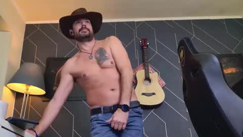 Snapshot of aaronbomer chatting on 11-16-25, 05:35 Aaron online show from 11-16-25, 05:35