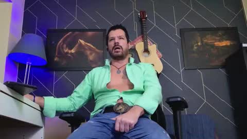 Snapshot of aaronbomer chatting on 11-29-25, 03:09 Aaron online show from 11-29-25, 03:09