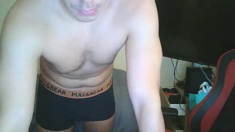 Snapshot of aaronlavine chatting on 11-19-25, 03:56 aaronlavine online show from 11-19-25, 03:56