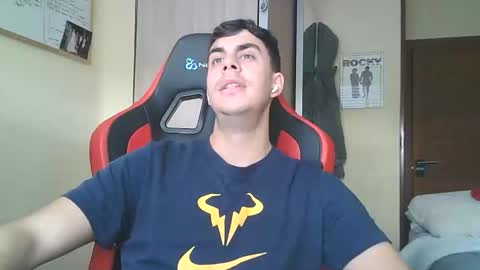 Snapshot of aaronlavine chatting on 04-20-26, 03:04 aaronlavine online show from 04-20-26, 03:04