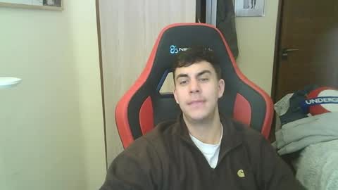 Snapshot of aaronlavine chatting on 04-25-26, 05:43 aaronlavine online show from 04-25-26, 05:43
