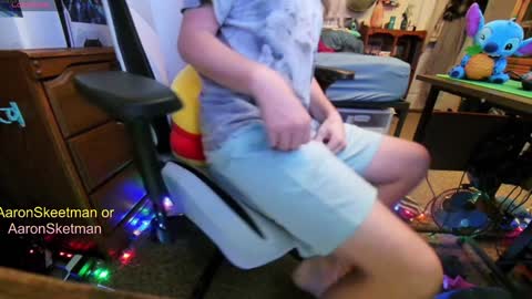 Aaron Skeetman online show from 12-17-24, 06:24