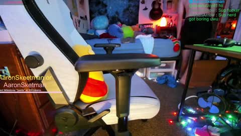 Aaron Skeetman online show from 12-27-24, 01:07