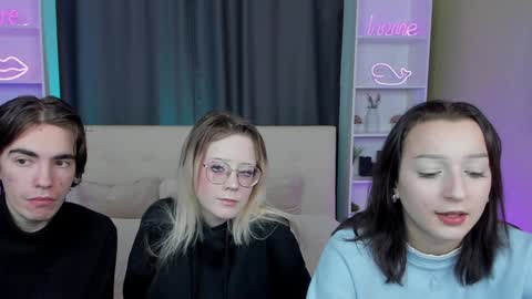 Snapshot of aataraxx chatting on 12-28-24, 08:16 Fiona and Harry online show from 12-28-24, 08:16