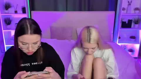 Snapshot of aataraxx chatting on 01-25-25, 05:30 Fiona and Harry online show from 01-25-25, 05:30